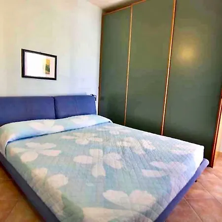 Iss Travel- Casa Pustinu, 2 Bedroom-apartment With Air Conditioning And Private Garden Appartamento *