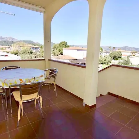 Appartamento Iss Travel- Casa Pustinu, 2 Bedroom-apartment With Air Conditioning And Private Garden *