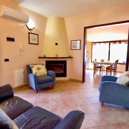 شقة Iss Travel- Casa Pustinu, 2 Bedroom-apartment With Air Conditioning And Private Garden