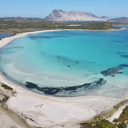 Iss Travel- Casa Pustinu, 2 Bedroom-apartment With Air Conditioning And Private Garden San Teodoro (Sardinia)