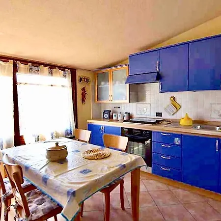 Апартаменты Iss Travel- Casa Pustinu, 2 Bedroom-apartment With Air Conditioning And Private Garden