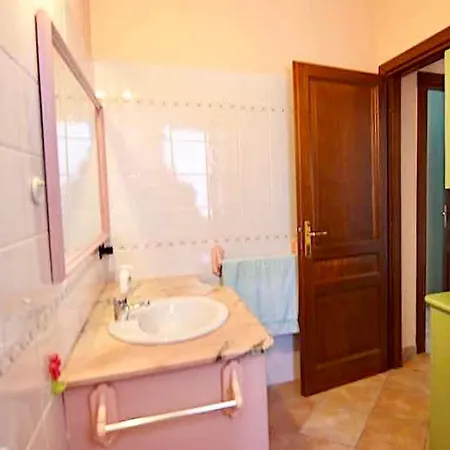 Iss Travel- Casa Pustinu, 2 Bedroom-apartment With Air Conditioning And Private Garden * Сан-Теодоро