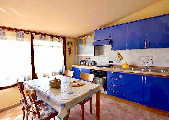 Apartament Iss Travel- Casa Pustinu, 2 Bedroom-apartment With Air Conditioning And Private Garden