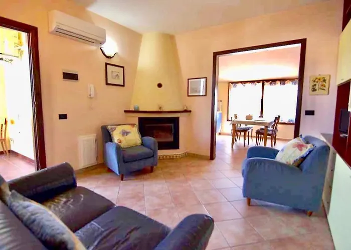Apartament Iss Travel- Casa Pustinu, 2 Bedroom-apartment With Air Conditioning And Private Garden